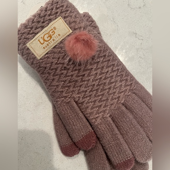 UGG lavender knit gloves - Picture 3 of 4